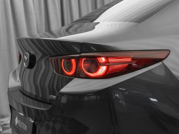 Mazda 3 IV (BP) с пробегом 2022 года, цена 2 420 000 рублей, 85061 км, седан, Автокод Объявления