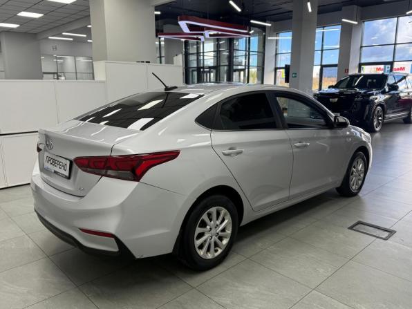 Hyundai Solaris II с пробегом 2019 года, цена 1 390 000 рублей, 111384 км, седан, Автокод Объявления