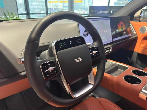 Новый Li Auto (Lixiang) L6 2025 года, цена 8 290 000 рублей, внедорожник, Автокод Объявления