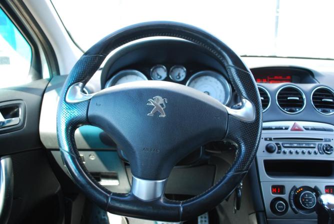 Peugeot 408 I с пробегом 2014 года, цена 595 000 рублей, 216596 км, седан, Автокод Объявления