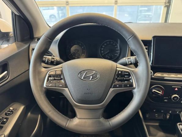 Hyundai Solaris II Рестайлинг с пробегом 2022 года, цена 1 819 000 рублей, 50905 км, седан, Автокод Объявления