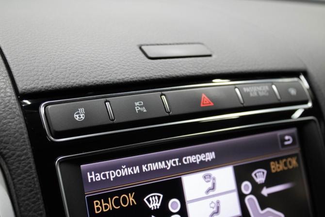 Volkswagen Touareg II Рестайлинг с пробегом 2017 года, цена 2 800 000 рублей, 189657 км, внедорожник, Автокод Объявления