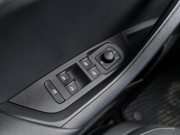 Skoda Karoq I с пробегом 2020 года, цена 2 412 000 рублей, 73620 км, внедорожник, Автокод Объявления