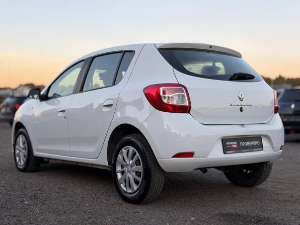 Renault Sandero II Рестайлинг с пробегом 2020 года, цена 1 000 000 рублей, 109005 км, хэтчбек, Автокод Объявления