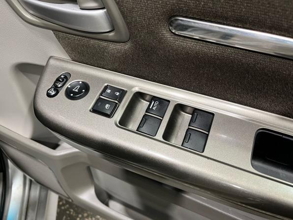 Honda Stepwgn V с пробегом 2015 года, цена 1 630 000 рублей, 251269 км, минивэн, Автокод Объявления