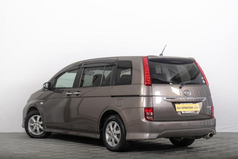 Toyota ISis I Рестайлинг Томск  - изображение 6