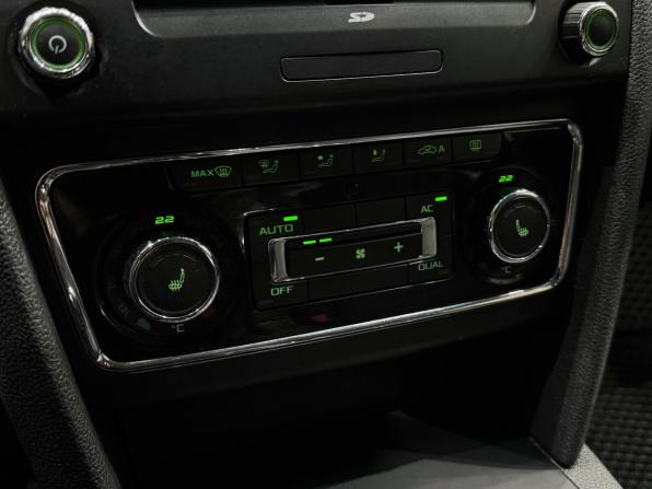 Skoda Superb II с пробегом 2012 года, цена 880 000 рублей, 230277 км, лифтбек, Автокод Объявления