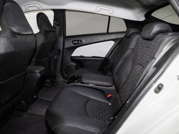 Toyota Prius IV (XW50) с пробегом 2018 года, цена 2 000 000 рублей, 180853 км, лифтбек, Автокод Объявления