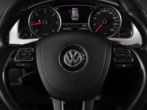 Volkswagen Touareg II Рестайлинг с пробегом 2015 года, цена 2 999 000 рублей, 193008 км, внедорожник, Автокод Объявления