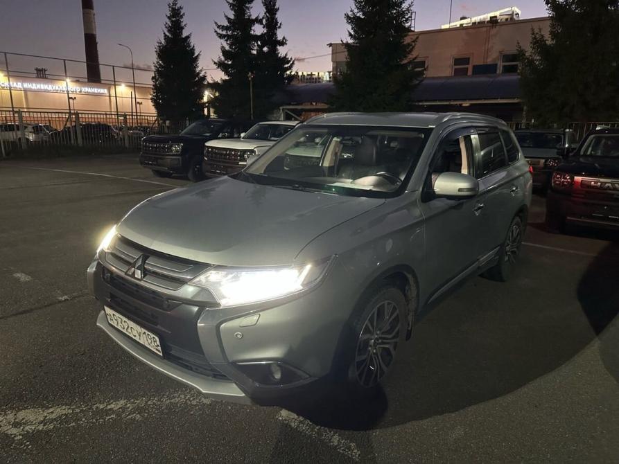 Mitsubishi Outlander III Рестайлинг 2 Санкт-Петербург  - изображение 1