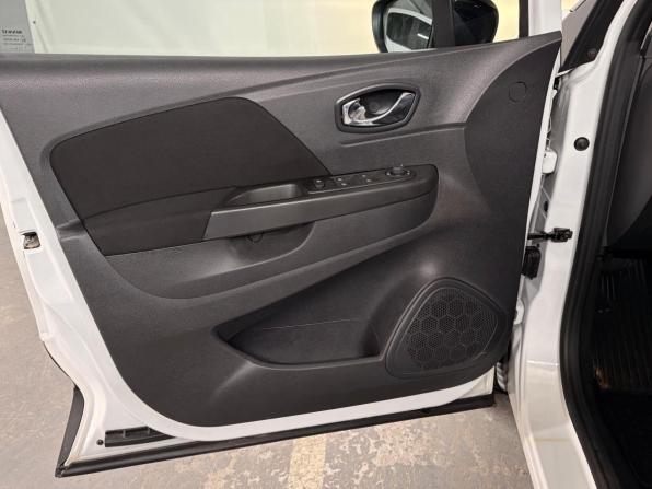 Renault Kaptur I с пробегом 2018 года, цена 1 320 000 рублей, 109895 км, внедорожник, Автокод Объявления