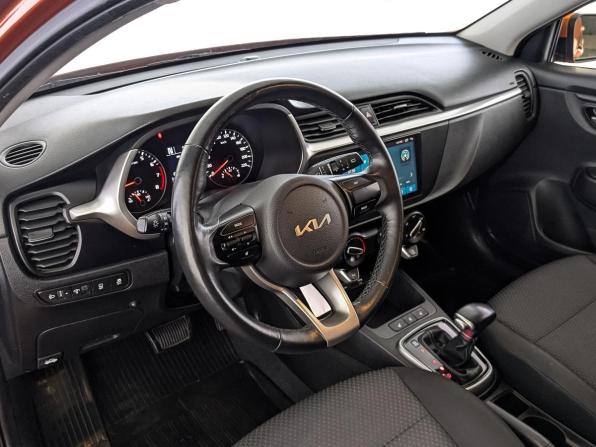 Kia Rio IV Рестайлинг с пробегом 2021 года, цена 1 650 000 рублей, 106603 км, хэтчбек, Автокод Объявления
