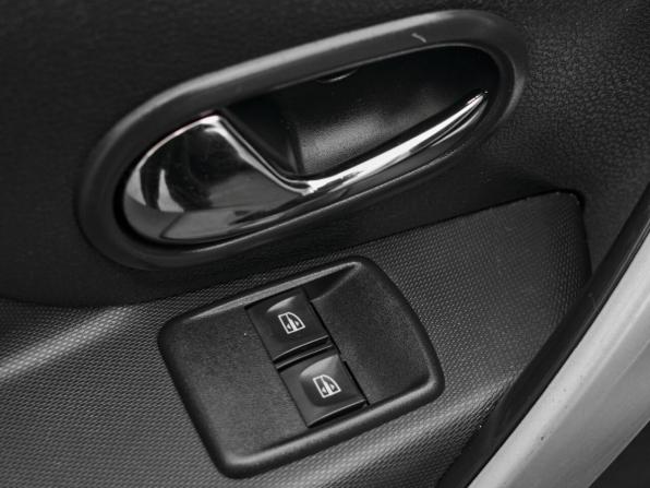 Renault Sandero II Рестайлинг с пробегом 2018 года, цена 1 220 000 рублей, 74626 км, хэтчбек, Автокод Объявления