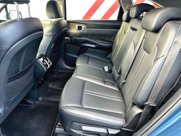 Kia Sorento IV с пробегом 2023 года, цена 3 700 000 рублей, 131050 км, внедорожник, Автокод Объявления