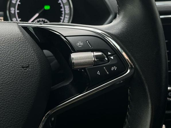 Skoda Superb III Рестайлинг с пробегом 2021 года, цена 2 099 000 рублей, 139031 км, лифтбек, Автокод Объявления