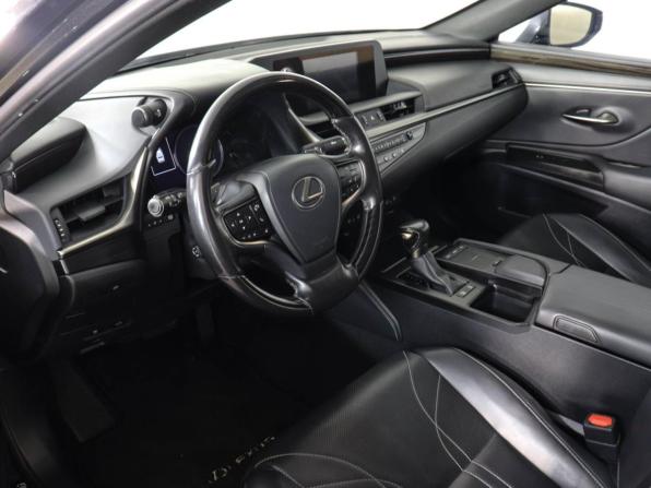 Lexus ES VII с пробегом 2019 года, цена 3 697 000 рублей, 131127 км, седан, Автокод Объявления