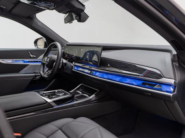 BMW 7 серии VII (G70) с пробегом 2023 года, цена 12 990 000 рублей, 21085 км, седан, Автокод Объявления