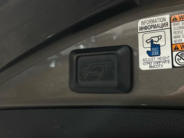 Toyota RAV4 IV (XA40) Рестайлинг с пробегом 2017 года, цена 1 880 000 рублей, 228343 км, внедорожник, Автокод Объявления