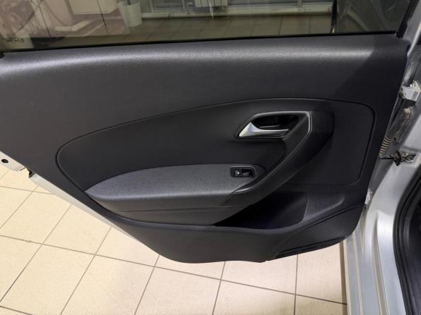 Volkswagen Polo V с пробегом 2015 года, цена 685 000 рублей, 153000 км, седан, Автокод Объявления