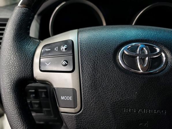 Toyota Land Cruiser 200 Series с пробегом 2011 года, цена 2 850 000 рублей, 381155 км, внедорожник, Автокод Объявления
