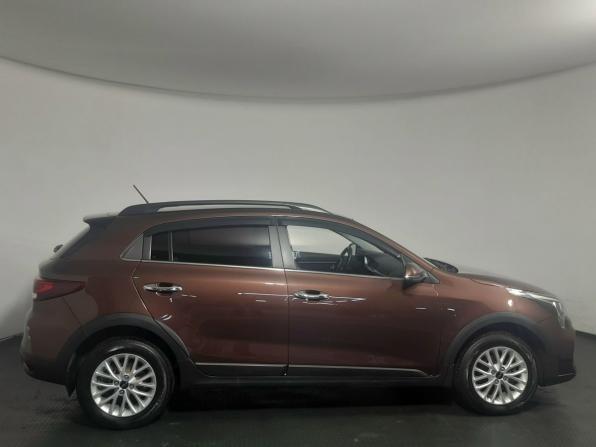 Kia Rio IV Рестайлинг с пробегом 2021 года, цена 1 650 000 рублей, 95593 км, хэтчбек, Автокод Объявления