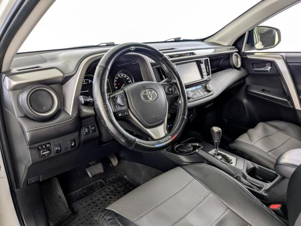 Toyota RAV4 IV (XA40) Рестайлинг с пробегом 2017 года, цена 2 325 000 рублей, 141616 км, внедорожник, Автокод Объявления