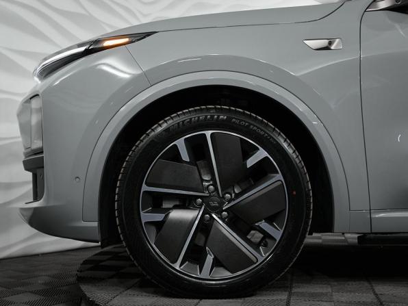 Новый Li Auto (Lixiang) L9 I Рестайлинг 2025 года, цена 12 090 000 рублей, внедорожник, Автокод Объявления