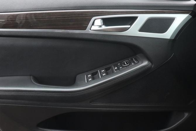 Hyundai Genesis II с пробегом 2016 года, цена 1 664 000 рублей, 114610 км, седан, Автокод Объявления