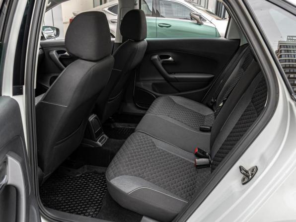 Volkswagen Polo V Рестайлинг с пробегом 2018 года, цена 1 265 000 рублей, 176984 км, седан, Автокод Объявления