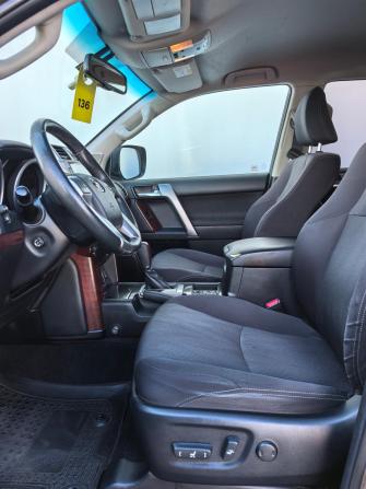 Toyota Land Cruiser Prado 150 Series Рестайлинг 1 с пробегом 2014 года, цена 2 750 000 рублей, 298000 км, внедорожник, Автокод Объявления