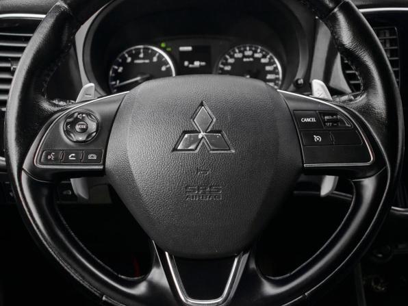 Mitsubishi Outlander III Рестайлинг 2 с пробегом 2015 года, цена 1 690 000 рублей, 224079 км, внедорожник, Автокод Объявления