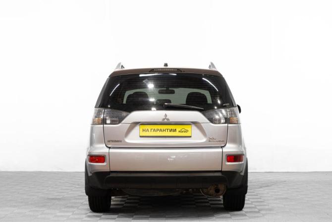 Mitsubishi Outlander II Рестайлинг с пробегом 2010 года, цена 1 249 000 рублей, 157000 км, внедорожник, Автокод Объявления
