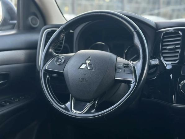 Mitsubishi Outlander III Рестайлинг 2 с пробегом 2016 года, цена 1 650 000 рублей, 136000 км, внедорожник, Автокод Объявления