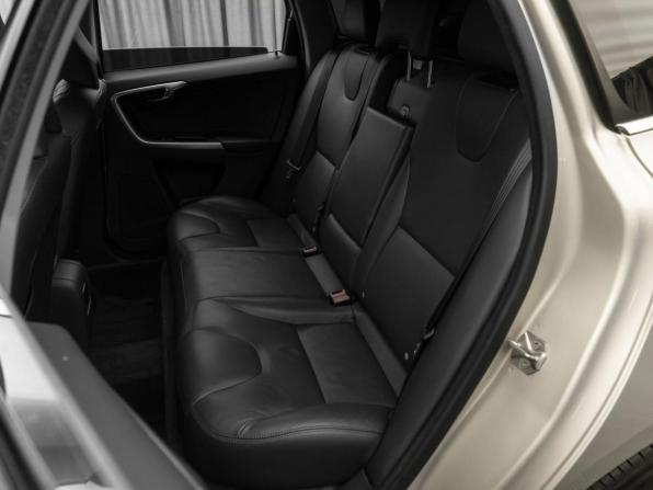 Volvo XC60 I Рестайлинг с пробегом 2017 года, цена 2 420 000 рублей, 100492 км, внедорожник, Автокод Объявления