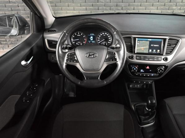 Hyundai Solaris II с пробегом 2017 года, цена 1 400 000 рублей, 58882 км, седан, Автокод Объявления