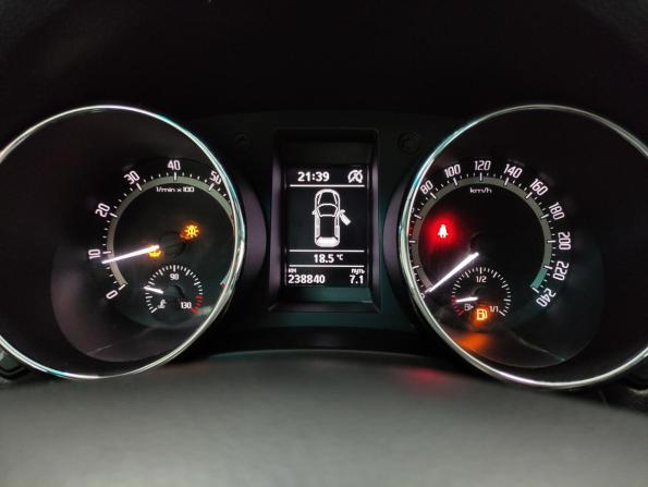Skoda Yeti I Рестайлинг с пробегом 2018 года, цена 1 335 000 рублей, 238838 км, внедорожник, Автокод Объявления