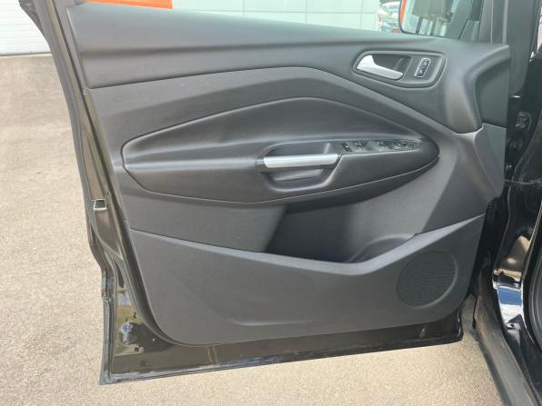 Ford Kuga II с пробегом 2016 года, цена 1 275 000 рублей, 147000 км, внедорожник, Автокод Объявления