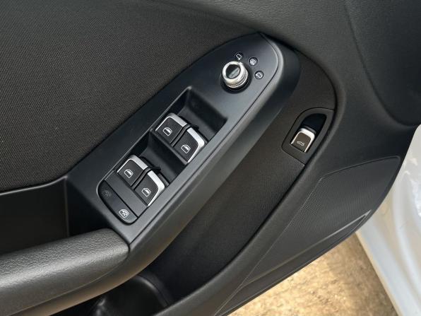 Audi A4 IV (B8) Рестайлинг с пробегом 2013 года, цена 1 289 000 рублей, 227000 км, седан, Автокод Объявления