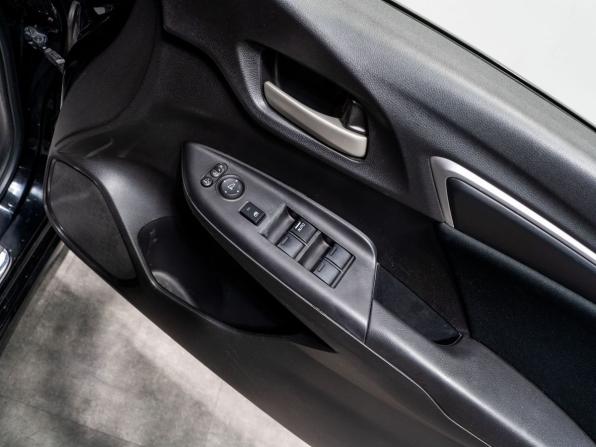 Honda Fit III с пробегом 2013 года, цена 890 000 рублей, 136000 км, хэтчбек, Автокод Объявления