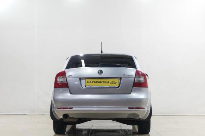 Skoda Octavia II (A5) Рестайлинг с пробегом 2013 года, цена 949 000 рублей, 255000 км, лифтбек, Автокод Объявления