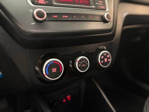 Kia Rio III Рестайлинг с пробегом 2016 года, цена 791 700 рублей, 162460 км, хэтчбек, Автокод Объявления
