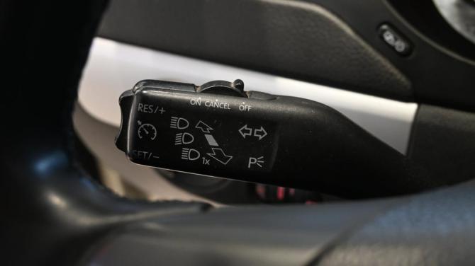 Volkswagen Jetta VI с пробегом 2011 года, цена 990 000 рублей, 210000 км, седан, Автокод Объявления