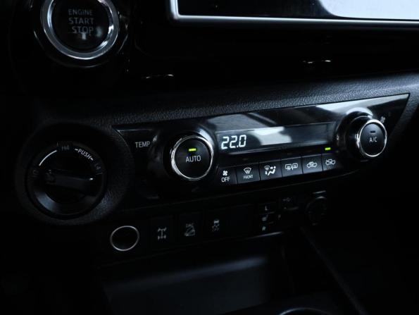 Toyota Hilux VIII с пробегом 2016 года, цена 2 949 000 рублей, 315666 км, offers.body_type.unknown, Автокод Объявления