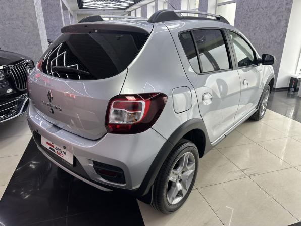 Renault Sandero II Рестайлинг с пробегом 2021 года, цена 1 299 000 рублей, 71347 км, хэтчбек, Автокод Объявления