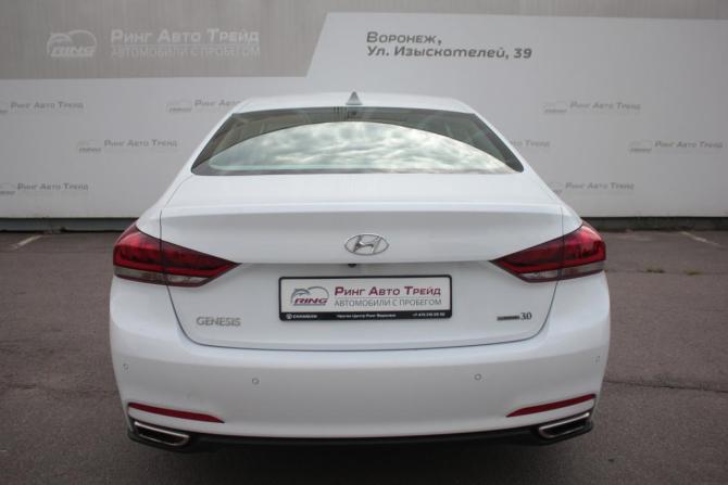 Hyundai Genesis II с пробегом 2015 года, цена 2 390 000 рублей, 71000 км, седан, Автокод Объявления