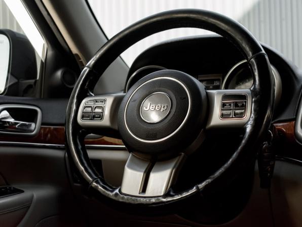 Jeep Grand Cherokee IV (WK2) с пробегом 2011 года, цена 1 985 000 рублей, 204431 км, внедорожник, Автокод Объявления
