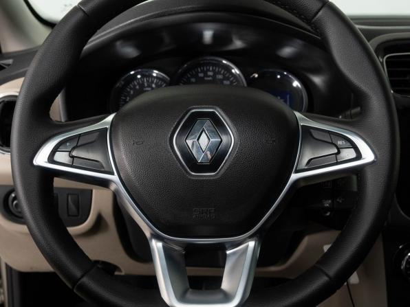 Renault Logan II Рестайлинг с пробегом 2018 года, цена 894 000 рублей, 127000 км, седан, Автокод Объявления