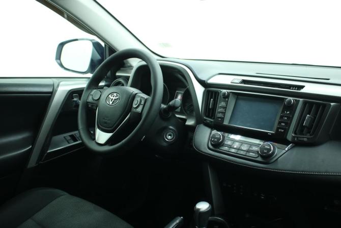 Toyota RAV4 IV (XA40) Рестайлинг с пробегом 2016 года, цена 2 597 000 рублей, 105969 км, внедорожник, Автокод Объявления