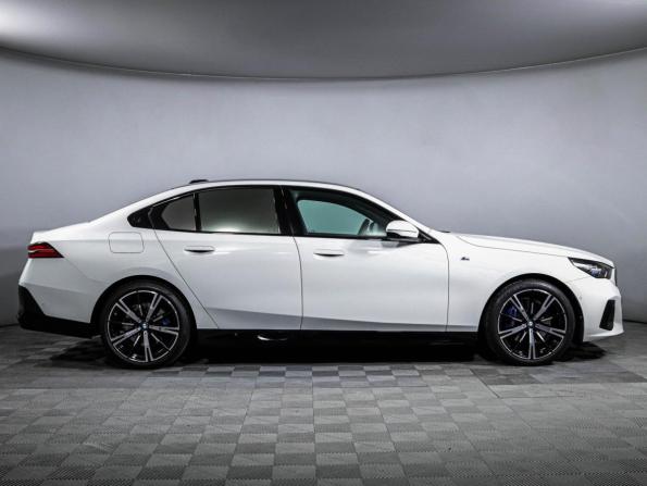 BMW 5 серии VIII (G60/G61/G68) с пробегом 2024 года, цена 8 490 000 рублей, 9137 км, седан, Автокод Объявления