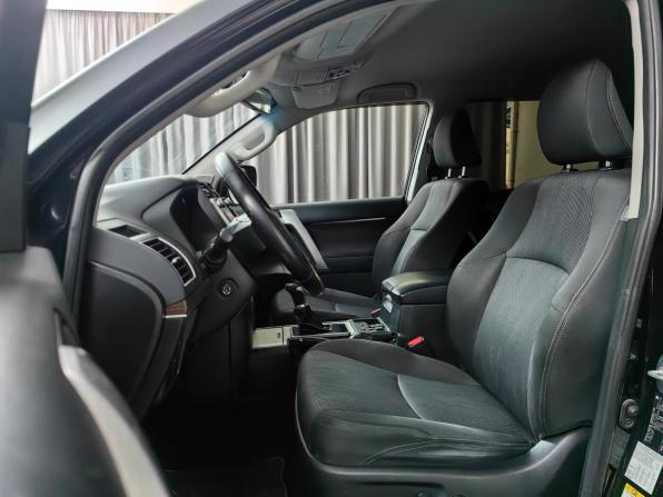 Toyota Land Cruiser Prado 150 Series Рестайлинг 2 с пробегом 2019 года, цена 4 077 000 рублей, 166171 км, внедорожник, Автокод Объявления